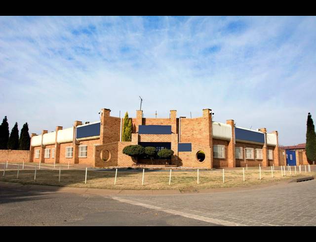 3,665M² BUSINESS FOR SALE IN VANDERBIJLPARK CE 6